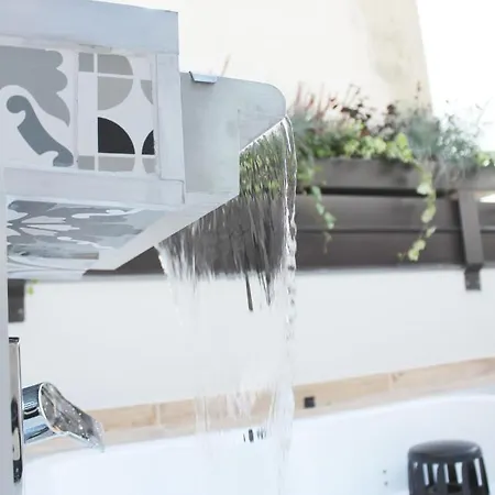 公寓 Day&night Luxury Apartment, 2 Bedrooms, Terrace, Jacuzzi Outdoor, Parking