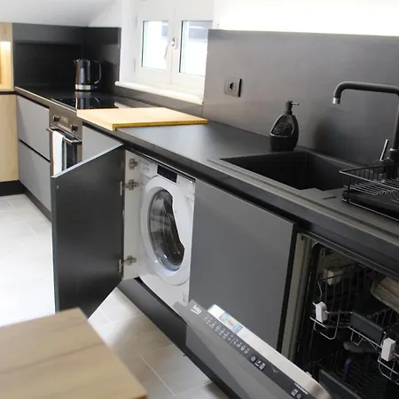 公寓 Day&night Luxury Apartment, 2 Bedrooms, Terrace, Jacuzzi Outdoor, Parking 的里雅斯特