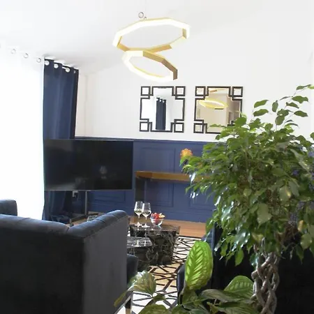 公寓 Day&night Luxury Apartment, 2 Bedrooms, Terrace, Jacuzzi Outdoor, Parking