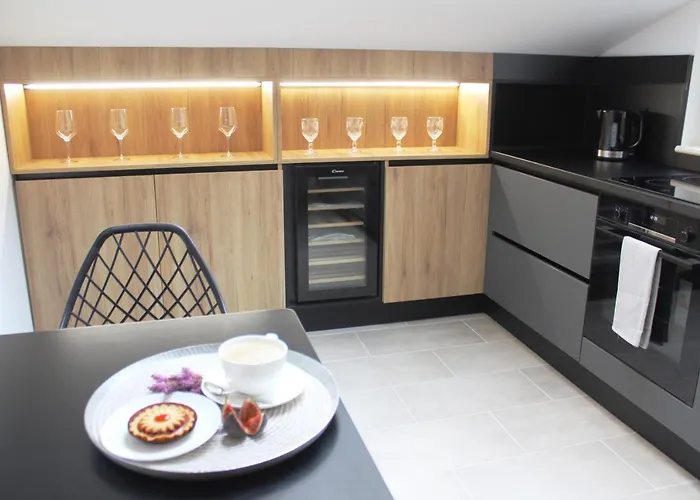 Διαμέρισμα Day&night Luxury Apartment, 2 Bedrooms, Terrace, Jacuzzi Outdoor, Parking Τεργέστη